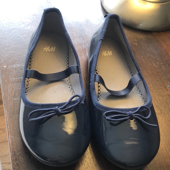 Navy  blue flats - Picture 1 of 2